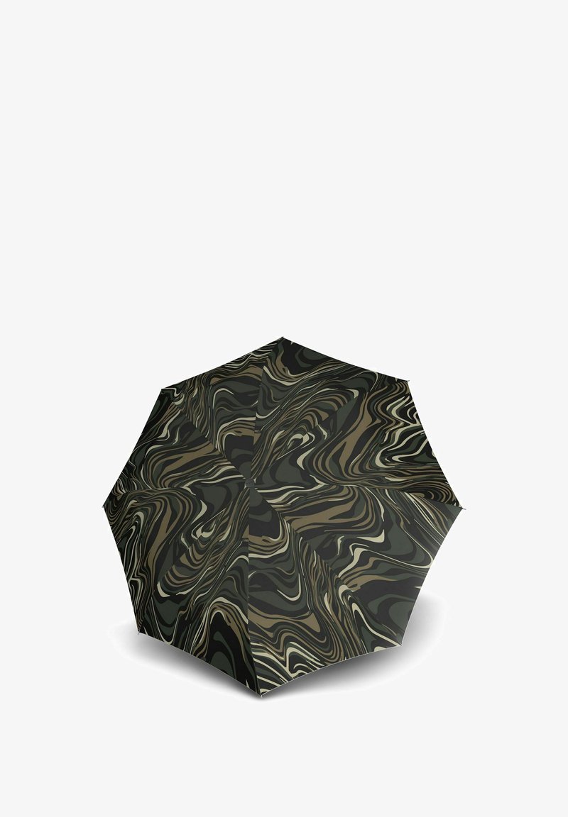 Compact paraplu met een gemarmerd camouflagedesign in donkere groenen, bruin- en crèmekleuren. Beschikt over een koepelvorm en een gladde stoftextuur.