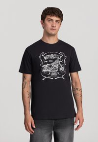 Czarny bawełniany t-shirt z białą grafiką motocykla, napisem "MOTORCYCLE 1986 LOVER ROAD LIFESTYLE" oraz krótkimi rękawami.