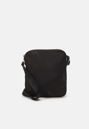 Calvin Klein Jeans SPORT ESSENTIALS REPORTER18 UNISEX - Borsa a tracolla - black/pinstripe grey