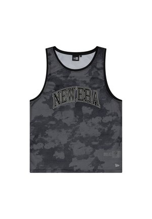 Schwarzes und graues Tarnmuster-Mesh-Tanktop mit dem Text "NEW ERA" über der Brust und einem kleinen Logo unten rechts.