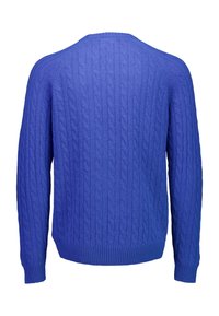 Sweter z dzianiny o splocie w intensywnym niebieskim kolorze, z okrągłym dekoltem i ściągaczami przy mankietach. Charakterystyczny wzór teksturowany w całej tkaninie.