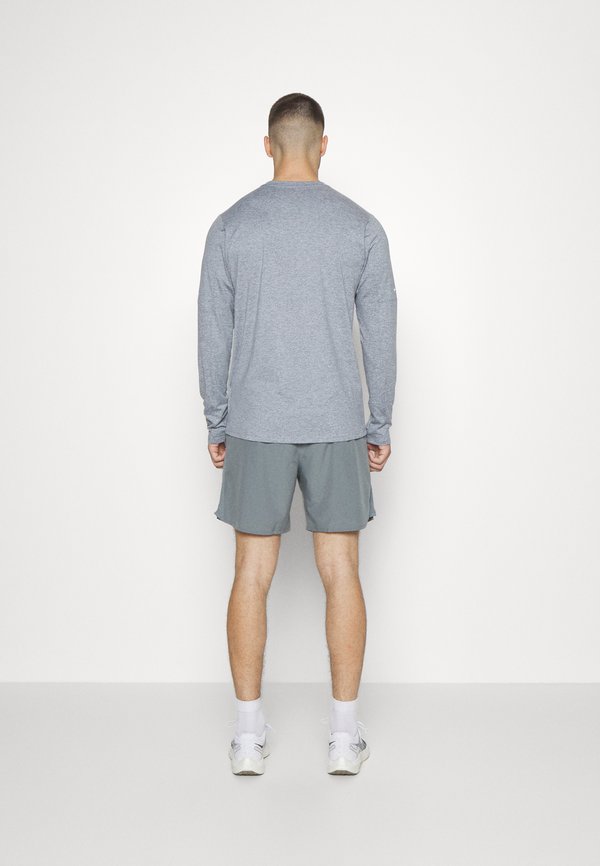 CHALLENGER SHORT - Sports shorts4