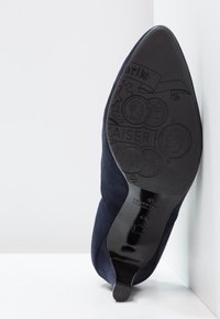 Peter Kaiser Nilkkurit - dark blue