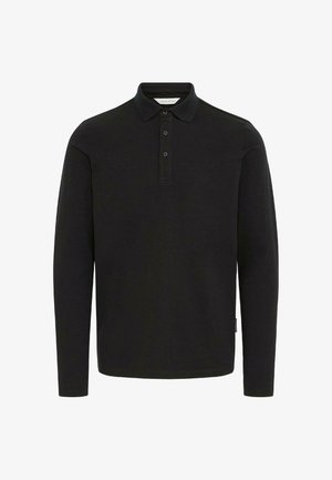 Svart langermet polo-skjorte laget av glatt stoff, med krage, fem-knapps lukking og en liten sideetikettdetalj.