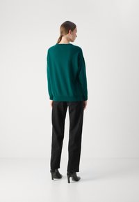 GANT C-NECK - Strickpullover - deep forest