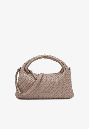 Hell taupe geflochtene Ledertasche mit Henkel oben und verstellbarem Schultergurt, rechteckige Form und dezentem Markenlabel auf der Vorderseite.