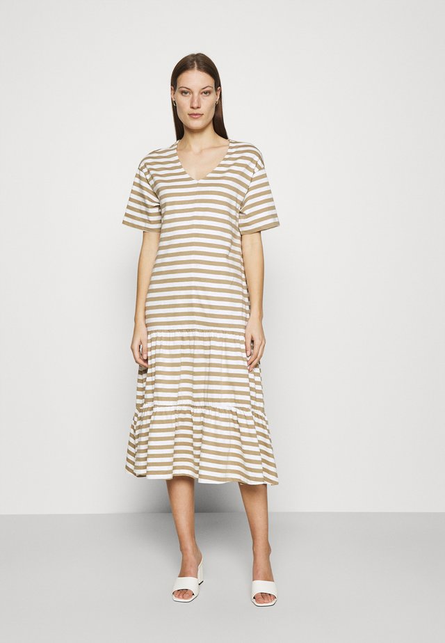 SLFREED DRESS - Sukienka z dżerseju - kelp