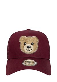 Cappello bordeaux con un morbido viso di un orsetto ricamato sul davanti. Sides in rete e visiera curva con il logo New Era sotto la visiera.