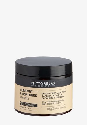 Phytorelax Laboratories Comfort & Softness vanilje krops-, hånd- og fodskrub i en 500 g sort bøtte med beige etikette.