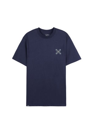 T-shirt en coton bleu marine avec un col rond, des manches courtes et un petit motif floral imprimé sur le côté gauche de la poitrine.