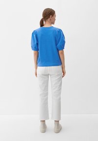 s.Oliver MIT HALBLANGEM ARM - T-shirt basique - royalblau