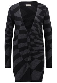 Chaqueta de punto negra y gris con un patrón de rayas en espiral, escote en V, mangas largas y cinco botones negros en el frente. Tejido suave y texturizado.