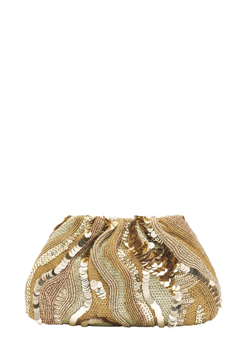 Złota i brązowa kopertówka wyszywana cekinami, z marszczonym wzorem z tkaniny, z falistymi wzorami i metalicznymi akcentami na miękkiej teksturze.