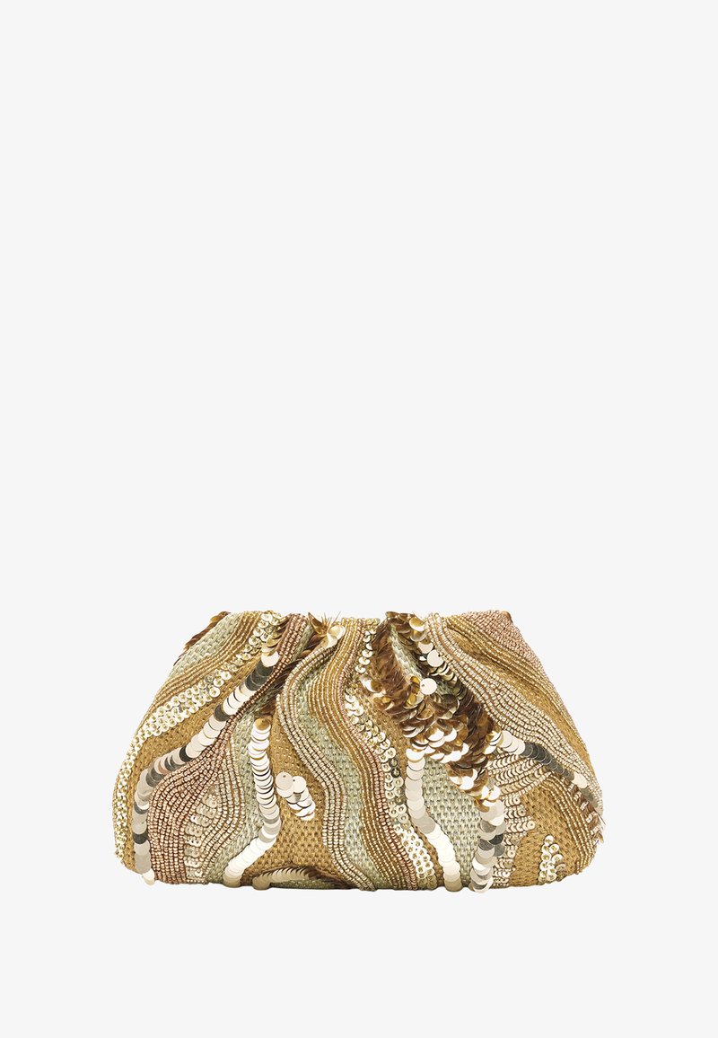 Złota i brązowa kopertówka wyszywana cekinami, z marszczonym wzorem z tkaniny, z falistymi wzorami i metalicznymi akcentami na miękkiej teksturze.