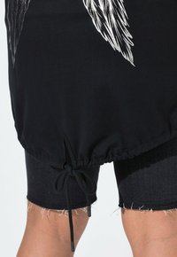 Thumbnail Image 5