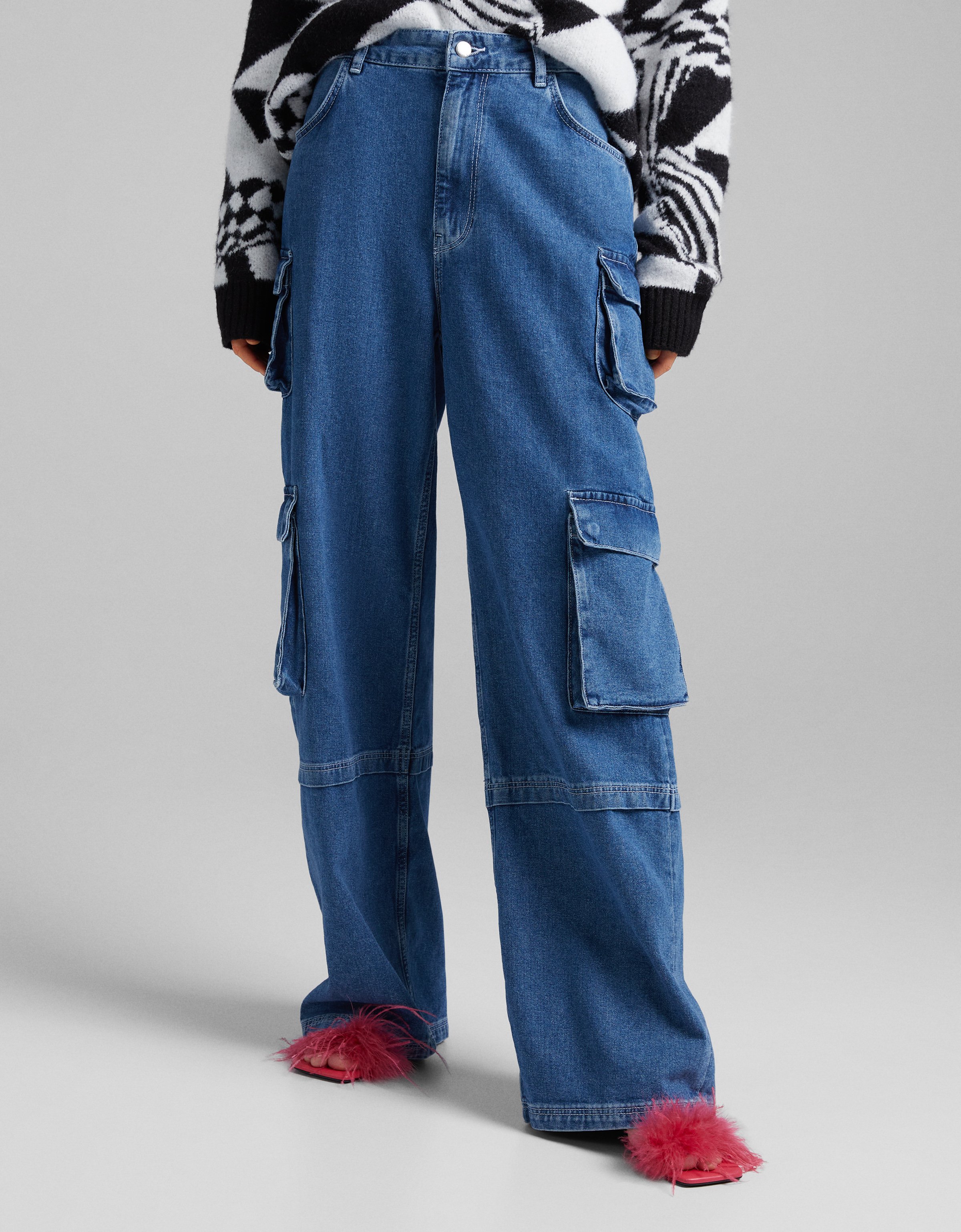Bershka CARGO - Straight leg jeans - blue-black denim - Zalando.de