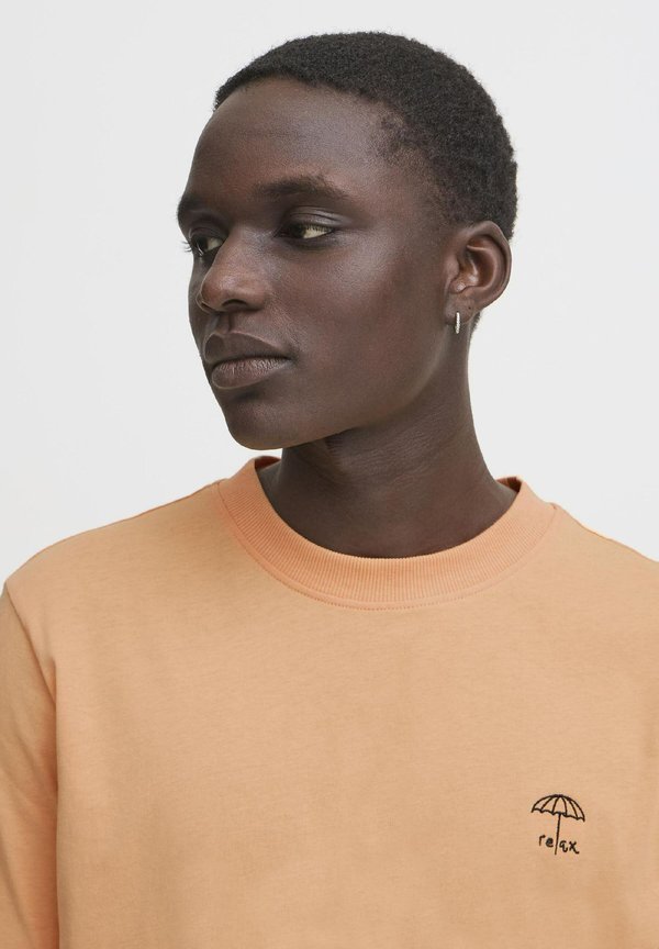 BHJENS - Basic T-shirt - pumpkin3