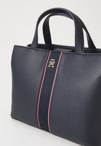 Tommy Hilfiger LEGACY SATCHEL - Sac à main - space blue