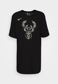 Czarna bawełniana koszulka z krótkim rękawem i okrągłym dekoltem, z białym i zielonym logo Milwaukee Bucks z motywem poroża.