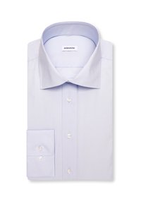 Chemise habillée homme bleu clair pliée avec col ouvert et poignets boutonnés, montrant les boutons avant et l'étiquette de la marque à l'intérieur du col.