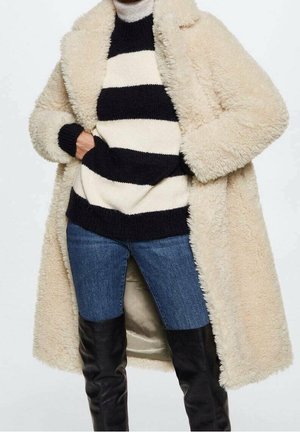 Winter coat - off-white