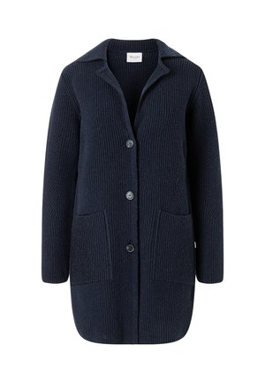 Granatowy długi kardigan z prążkowanego materiału, z kołnierzem, trzema guzikami i dwoma przednimi kieszeniami.