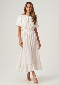 THE FATED AUDREE - Maxi šaty - beige stripe
