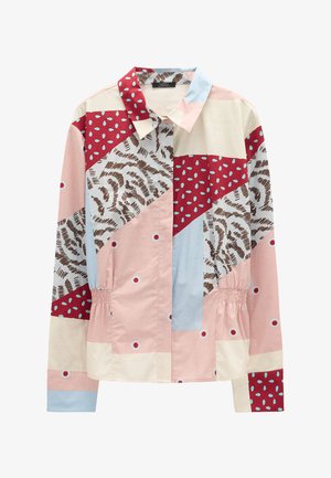 Wielokolorowa koszula zapinana na guziki, wykonana z bawełny, z geometrycznymi wzorami w odcieniach różu, czerwieni, brązu i niebieskiego, z elastycznym pasem i mankietami.