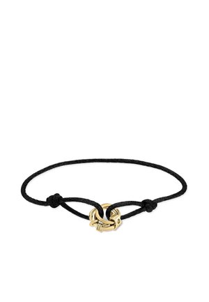 Zwart verstelbaar koordarmbandje met een decoratieve gouden sluiting met in elkaar grijpende ringen en een klein haakdetail.