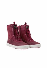 Lila isolierte Schneestiefel mit strukturierter Oberfläche, verstellbarem Schnürsystem und weißen Gummisohlen für besseren Halt. Design in mittlerer Wadenhöhe.
