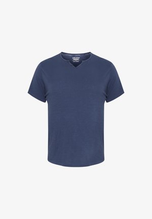 Marineblauwe, kortekorte T-shirt van zachte, lichte stof met een V-hals en drie decoratieve knopen. Soepele textuur, eenvoudig ontwerp.