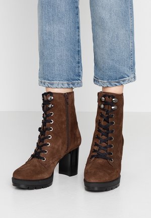 Unisa Plateaustiefelette - brown
