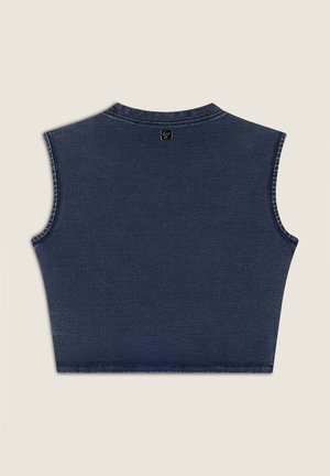 Top in denim blu scuro, corto e senza maniche, con scollatura tonda e orli puliti. Presenta un'etichetta con il marchio sul retro.