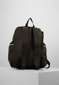 Hunter ORIGINAL ORIGINAL TOPCLIP BACKPACK UNISEX - Nahrbtnik - dark olive