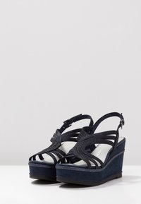 Marco Tozzi Sandali con tacco - dark blue