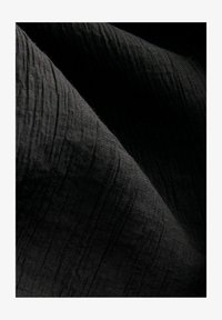 Selected, black