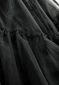 Next BOW DETAIL SPARKLE- REGULAR FIT - Cocktailklänning - black