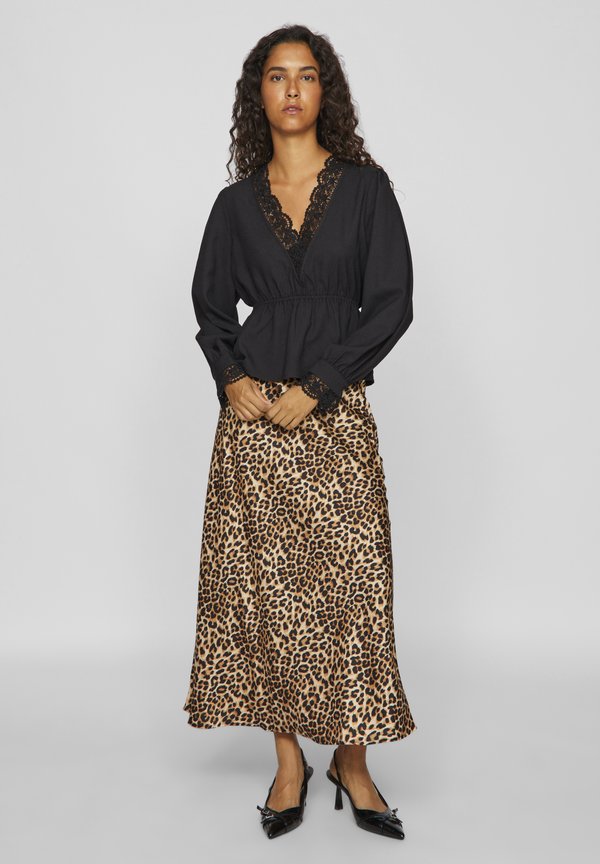 VIKAM V NECK - Blouse2