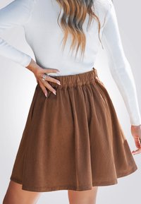 Cupshe FRONT BUTTON FLARED MINI - Jupe trapèze - brown