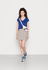 Pieces PCBILLO TEE SOLID - Základné tričko - royal blue