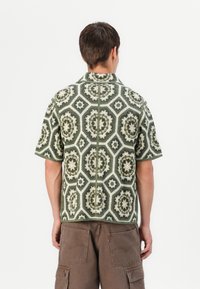Abercrombie & Fitch RASCHEL FLORAL OCTAGON  - Overhemd - green