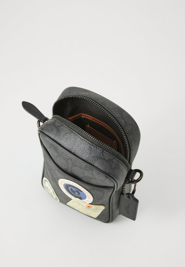 HITCH CROSSBODY IN SIGNATURE WITH PATCHES - Cross body bag - charcoal multi3