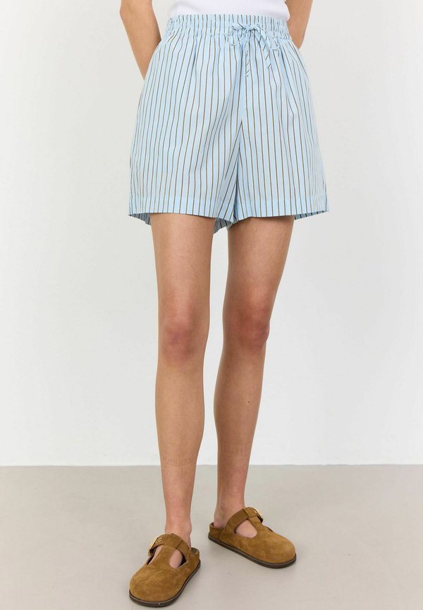 LR-LAUREN 2 - Shorts - nordic breeze combi