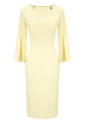 Żółta dopasowana sukienka z rękawami o długości trzech kwartałów, z okrągłym dekoltem i bocznymi rozporkami. Gładki materiał o minimalistycznym wzornictwie bez wzorów.