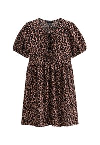 Robe à imprimé léopard dans des tons de rose et noir, manches bouffantes courtes, col en v avec un détail à nouer, et jupe froncée. Texture de tissu douce.