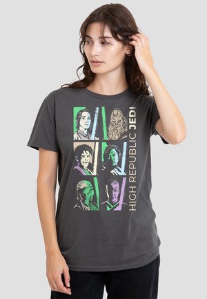 Graues Baumwoll-T-Shirt mit einem farbenfrohen Grafikdesign von sechs Jedi-Charakteren und dem Schriftzug "HIGH REPUBLIC JEDI" in fetter Schrift. Kurze Ärmel und lässiger Schnitt.