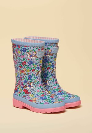 Laste vihmasaapad pastelsinise taustaga, värviliste lille- ja hobumustriga, helesinise äärega ning roosade tallaosadega.