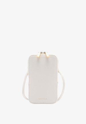 Biała skórzana etui na telefon o teksturowanym wykończeniu, złote suwaki, regulowany pasek na ramię oraz wypukłe logo marki z przodu.