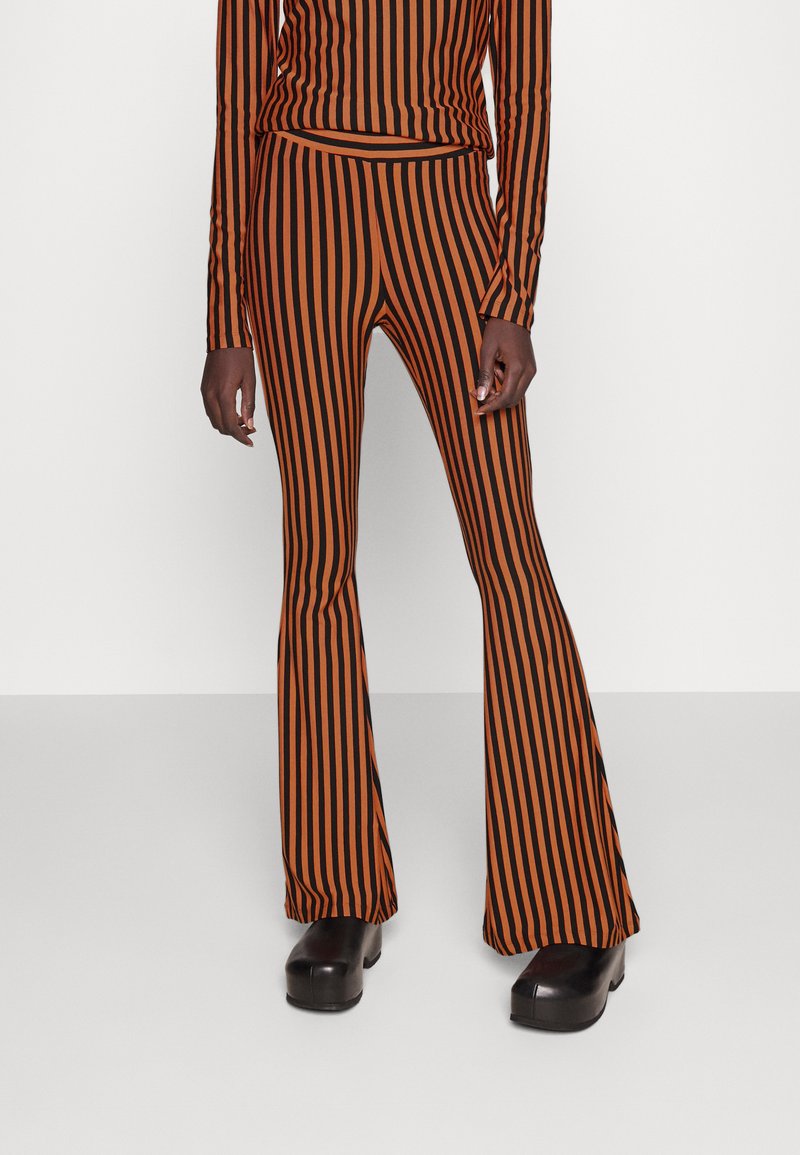 Stieglitz NORREY FLARED Broek cinnamon/oranje Zalando.nl
