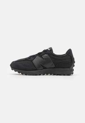 327 - Sportieve wandelschoenen - black